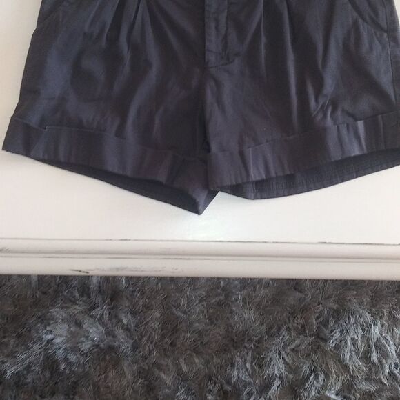 Mossimo grey pleated shorts sz 14 - Picture 4 of 7